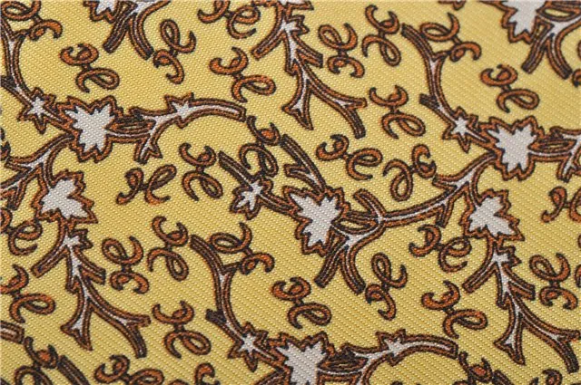 Auth HERMES Petit Carre 40 Scarf Handkerchief "Chasse en INDE" Silk Yellow 7622D