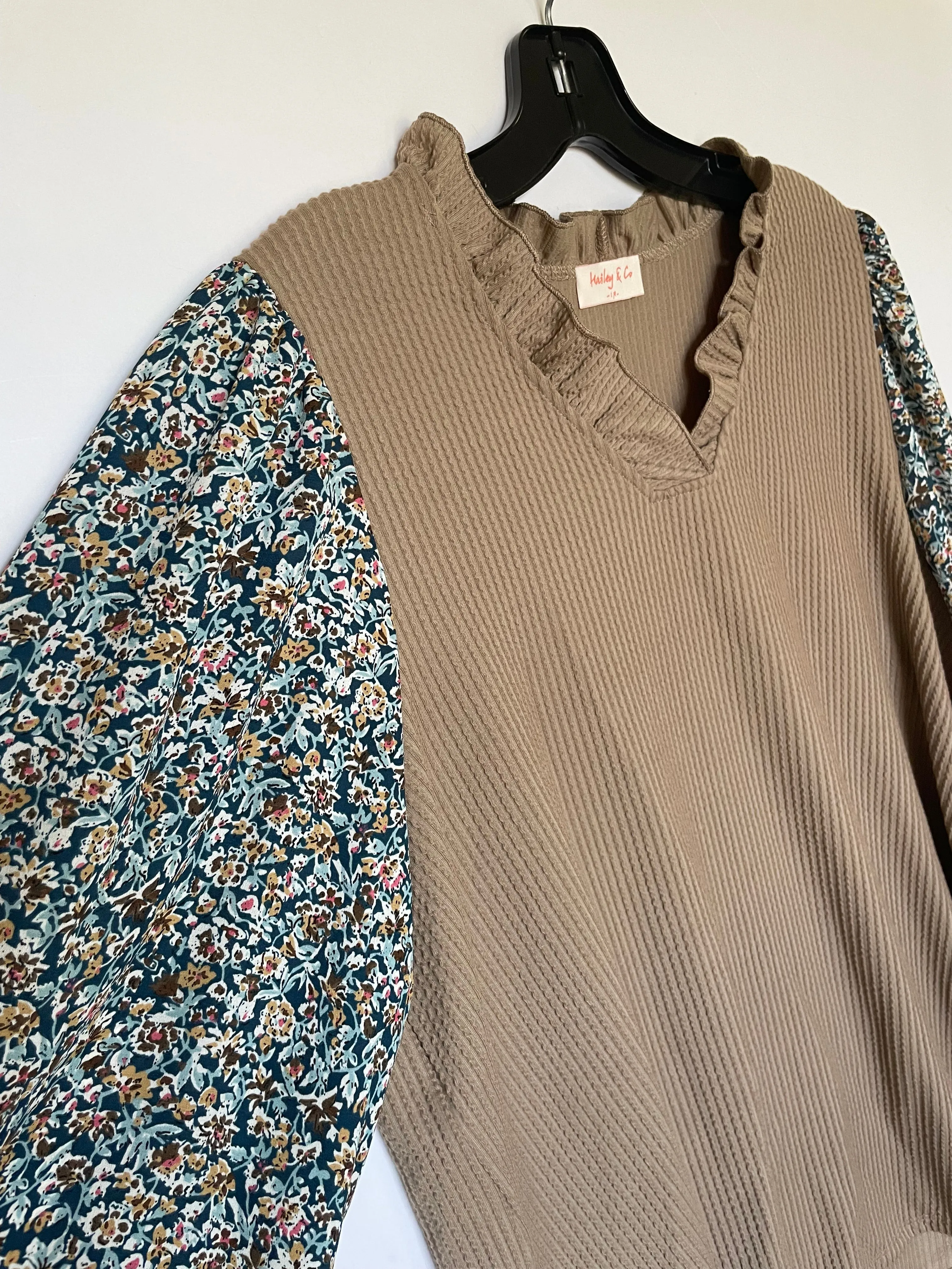 Beige Top Long Sleeve Cmc, Size 2x