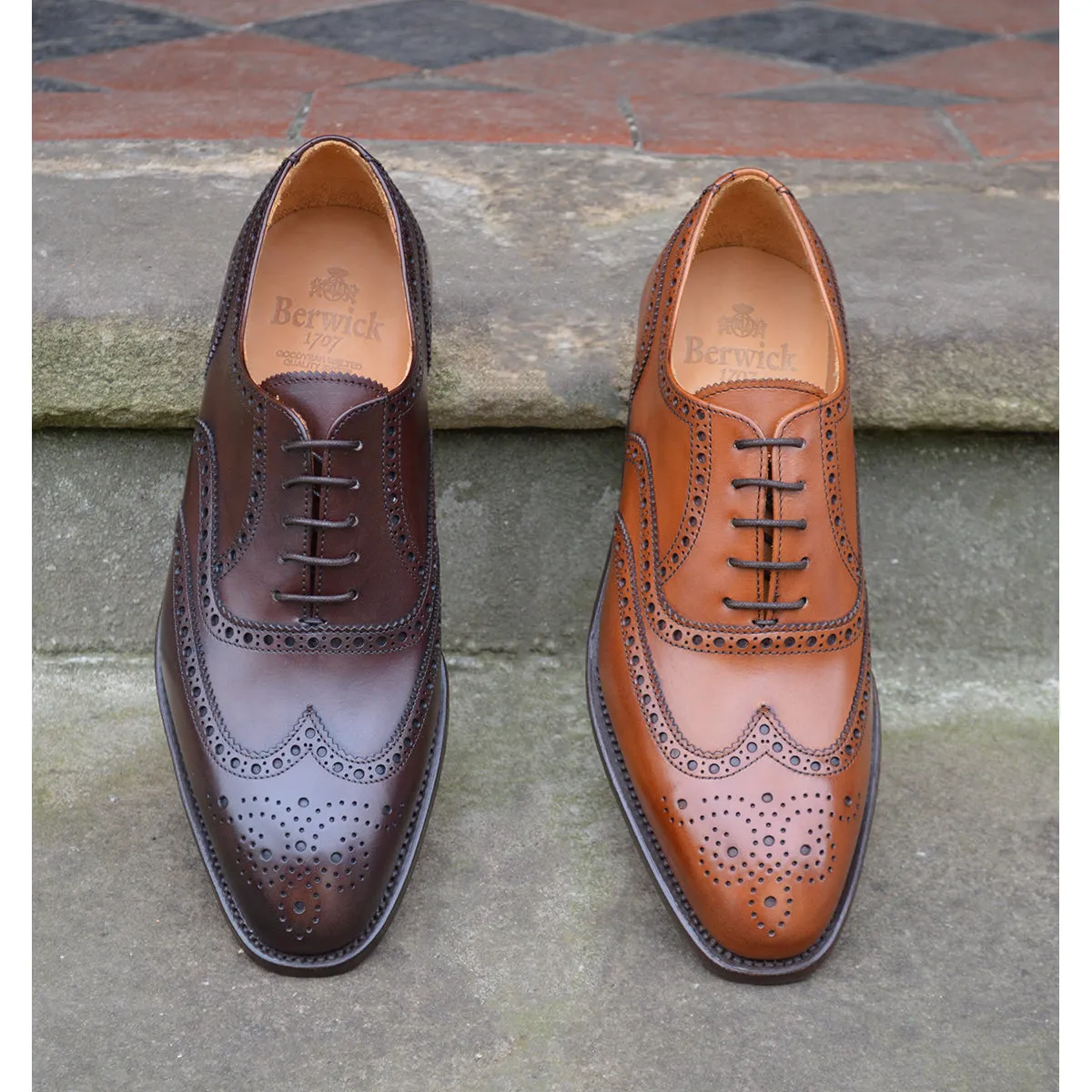 Berwick 1707 Brogue (5215) - Tan