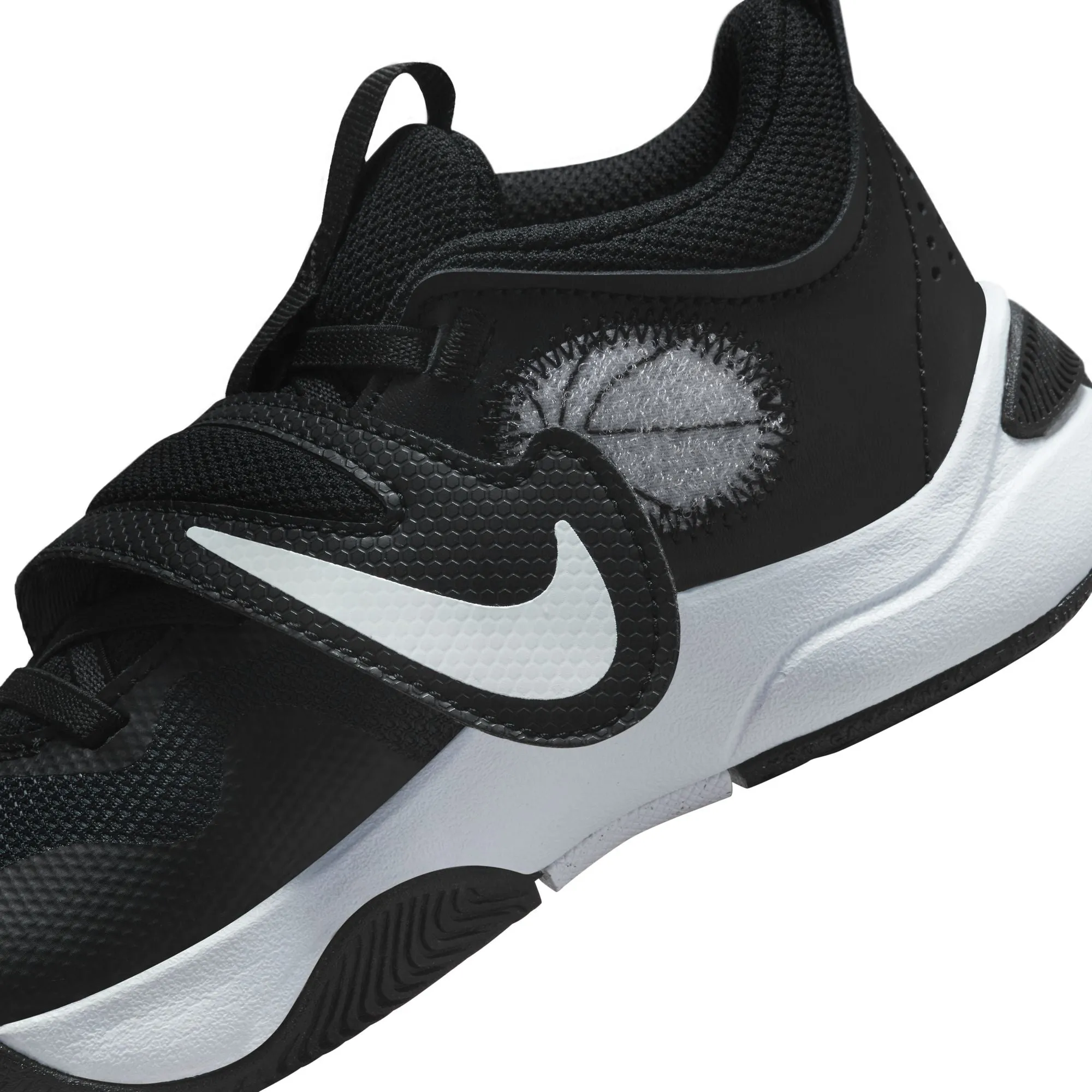 Boys' Nike Kids Team Hustle D 11 Basketball Shoes