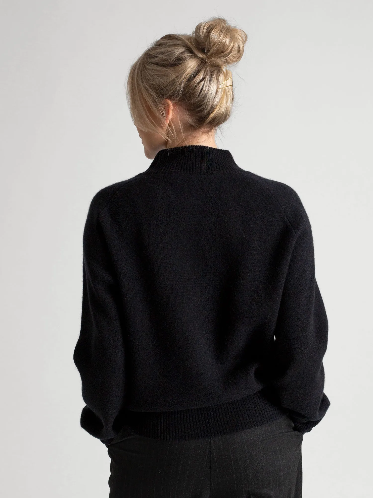 Cashmere sweater "Snowflake" - black