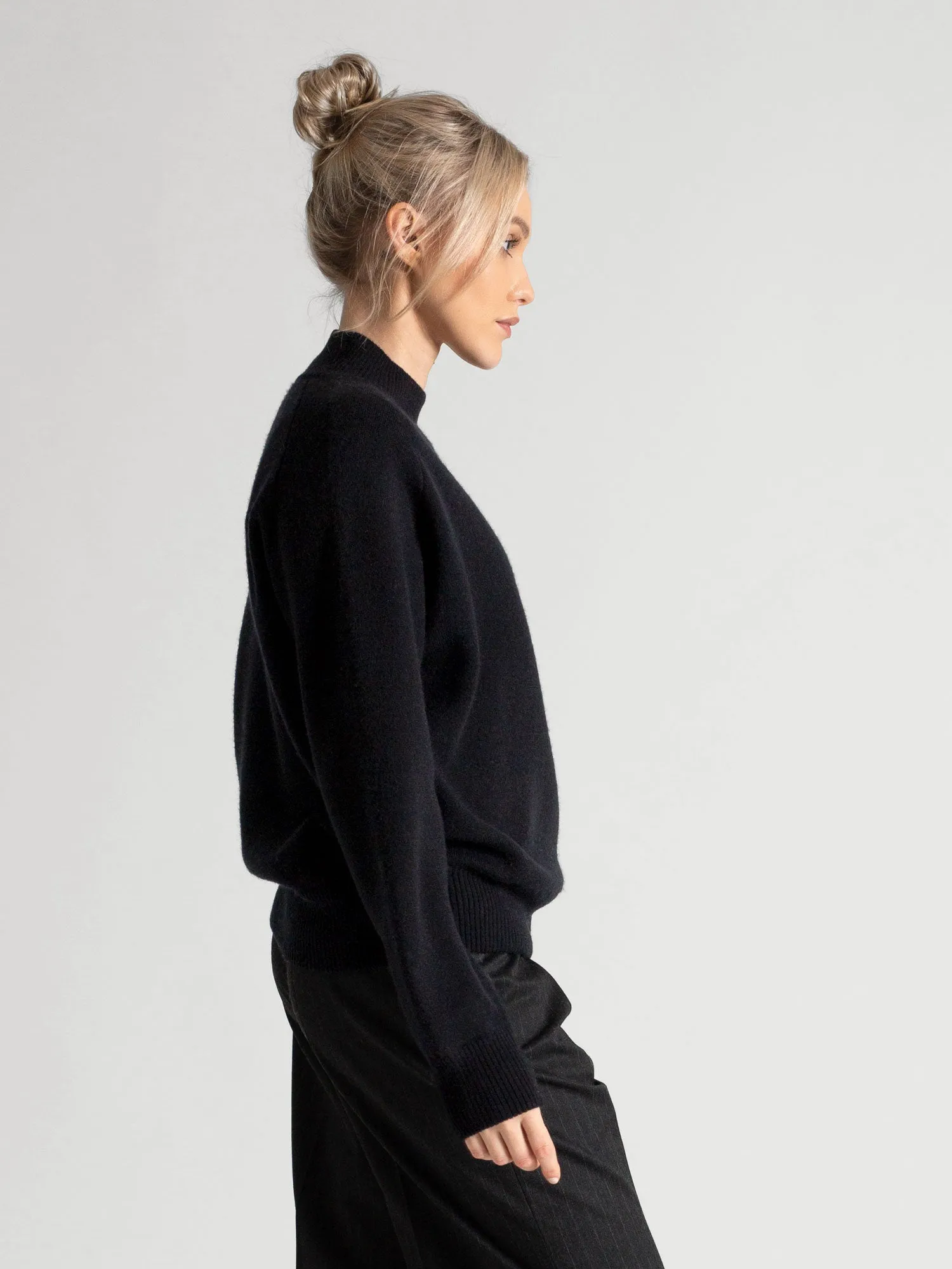 Cashmere sweater "Snowflake" - black