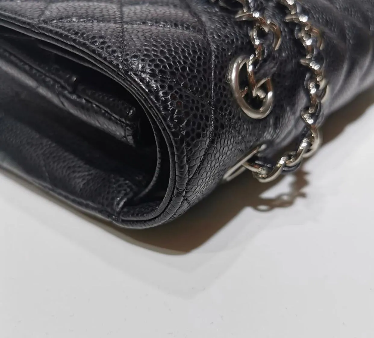 Classic Double Flap Caviar M/L in Black SHW