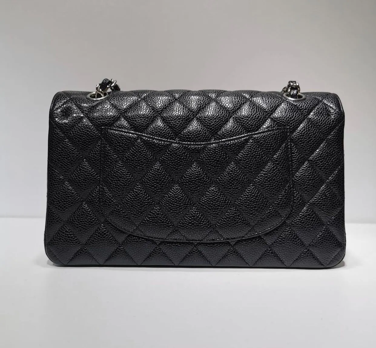 Classic Double Flap Caviar M/L in Black SHW