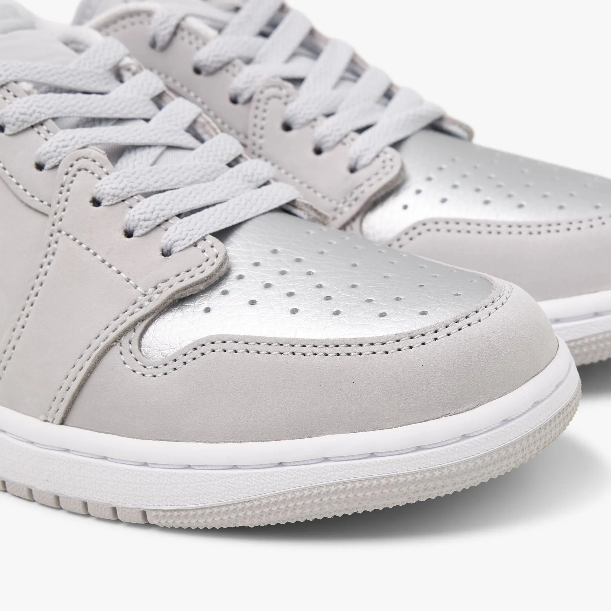 Jordan 1 Retro Low OG Neutral Grey / Metallic Silver - White