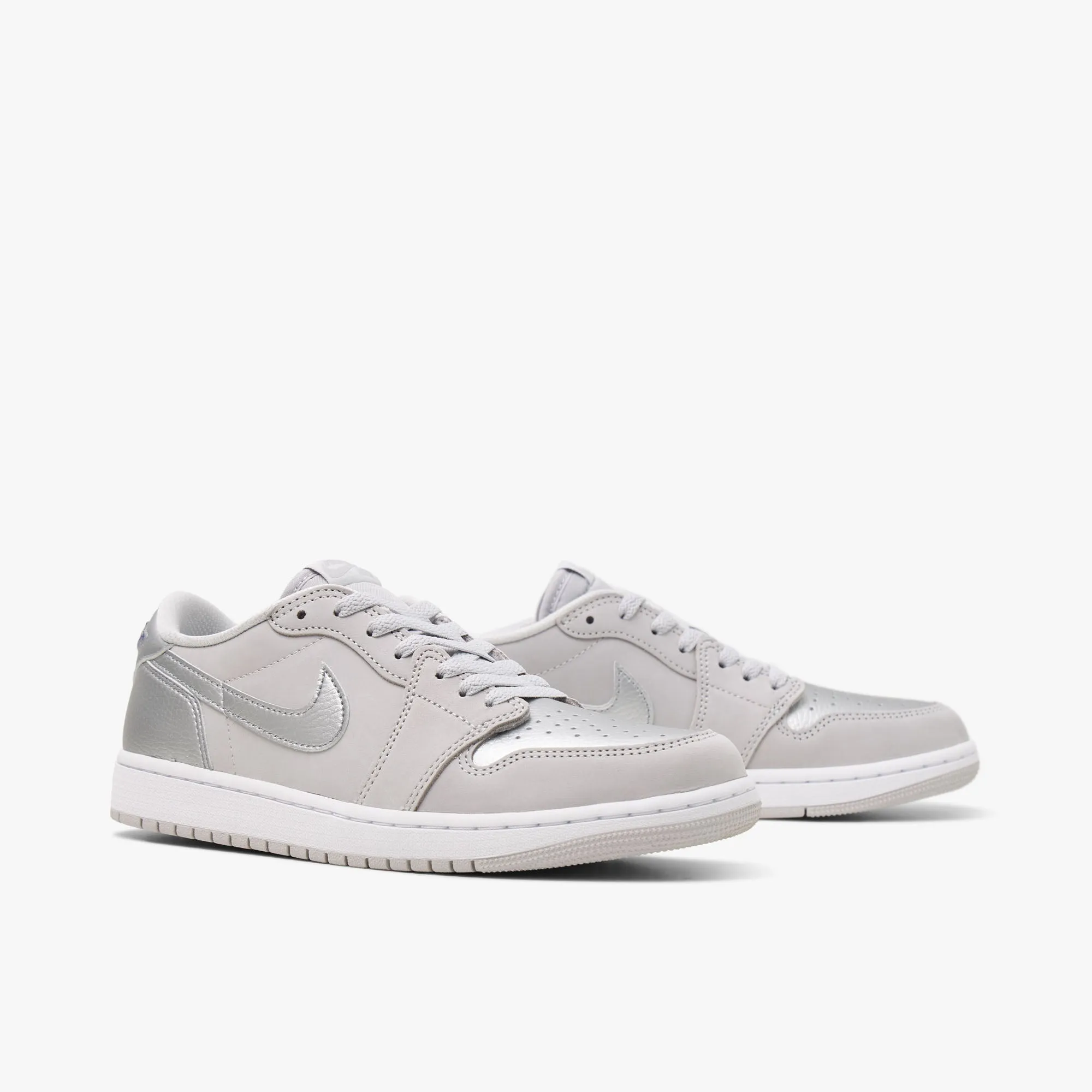 Jordan 1 Retro Low OG Neutral Grey / Metallic Silver - White