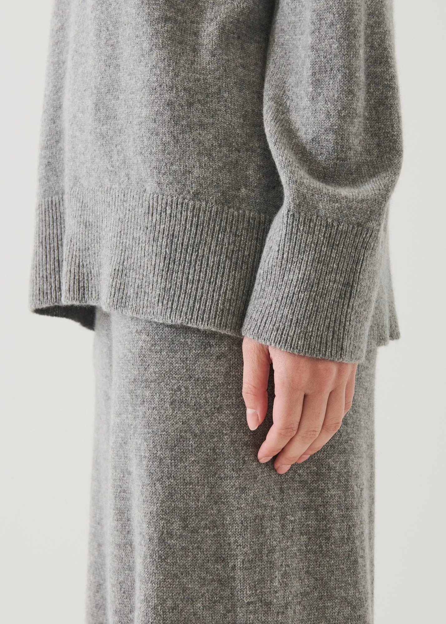 RELAXED CASHMERE CREWNECK