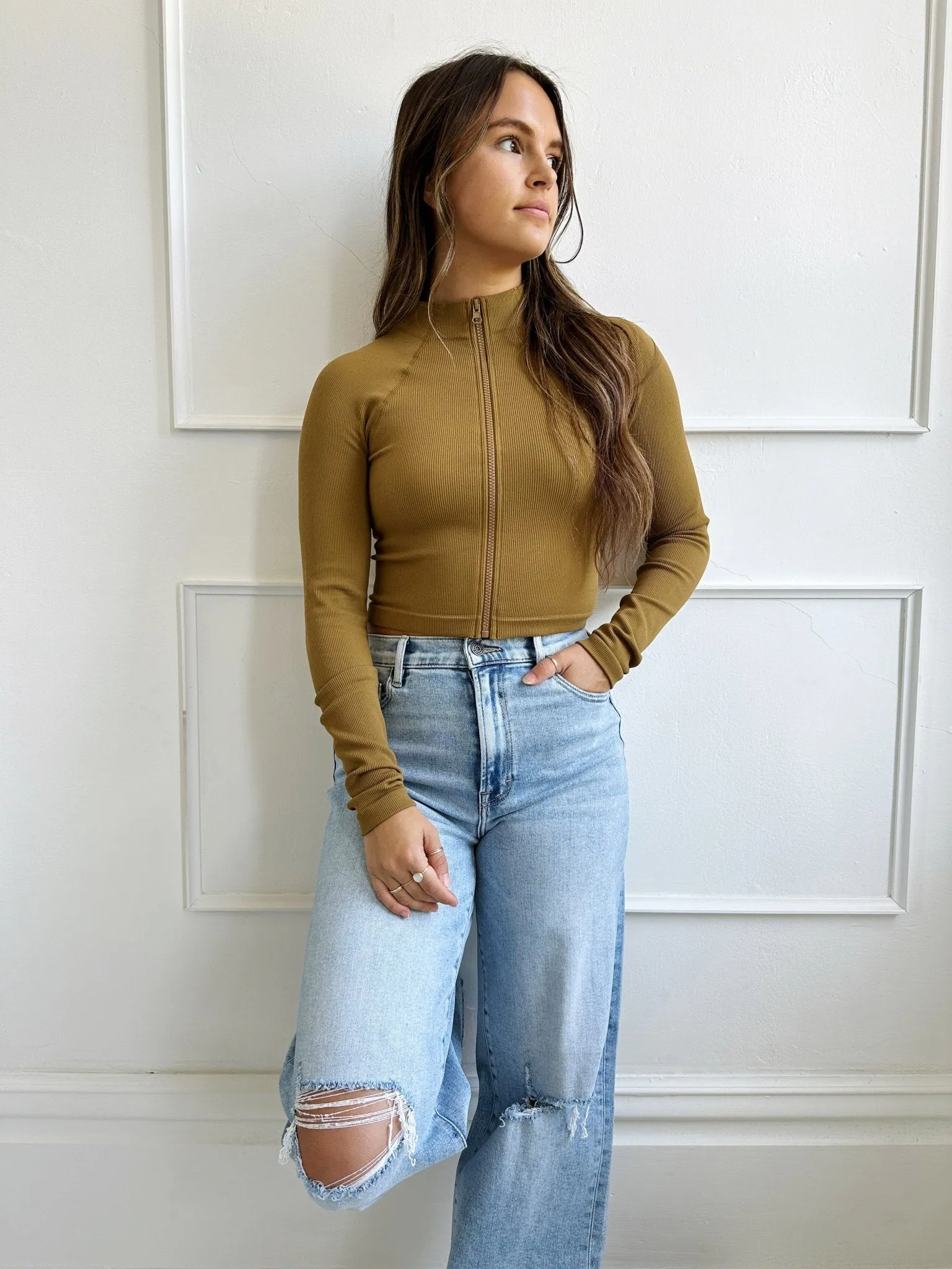 Ribbed Cropped Zip Up