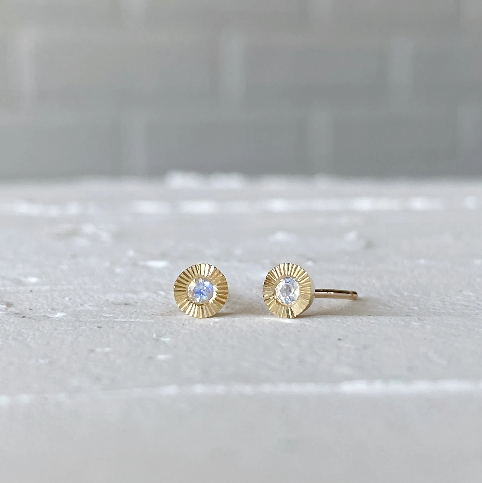 Small Aurora Moonstone Stud Earring in Yellow Gold