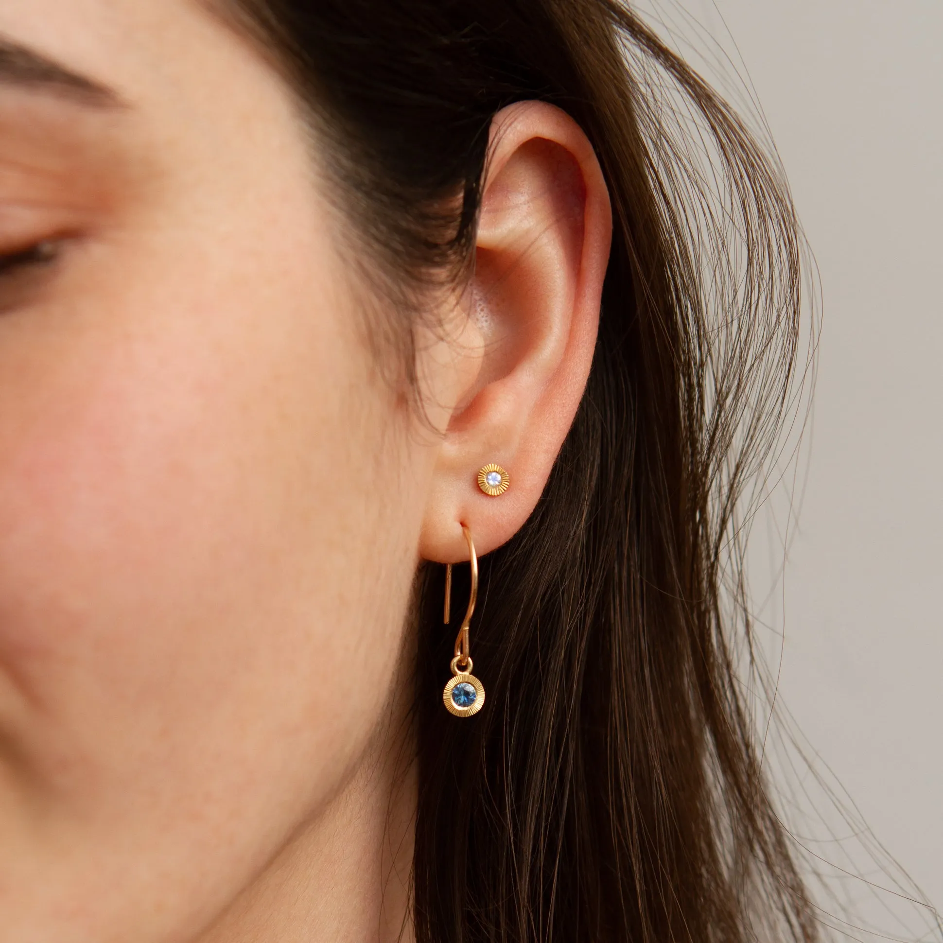 Small Aurora Moonstone Stud Earring in Yellow Gold