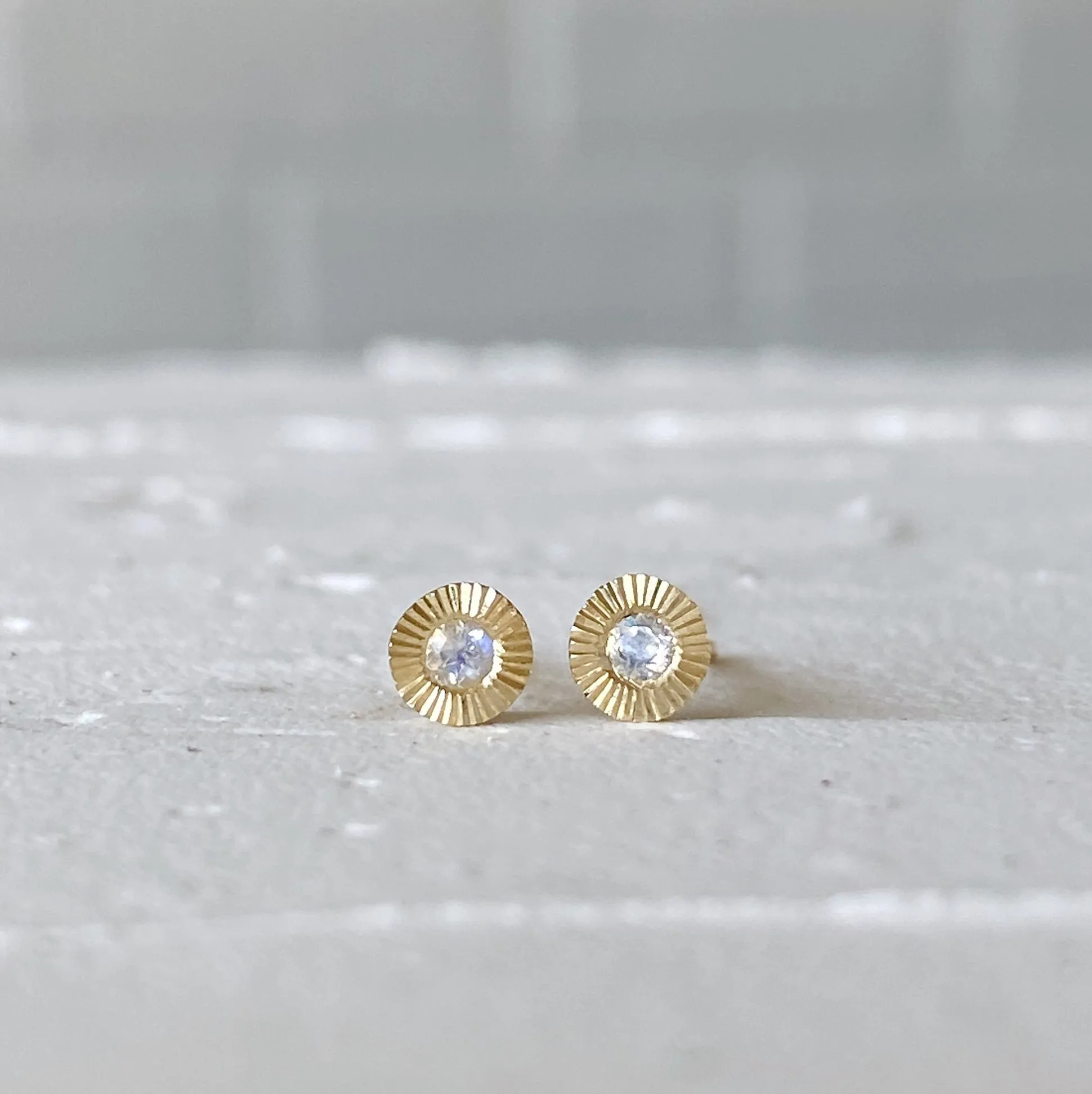 Small Aurora Moonstone Stud Earring in Yellow Gold