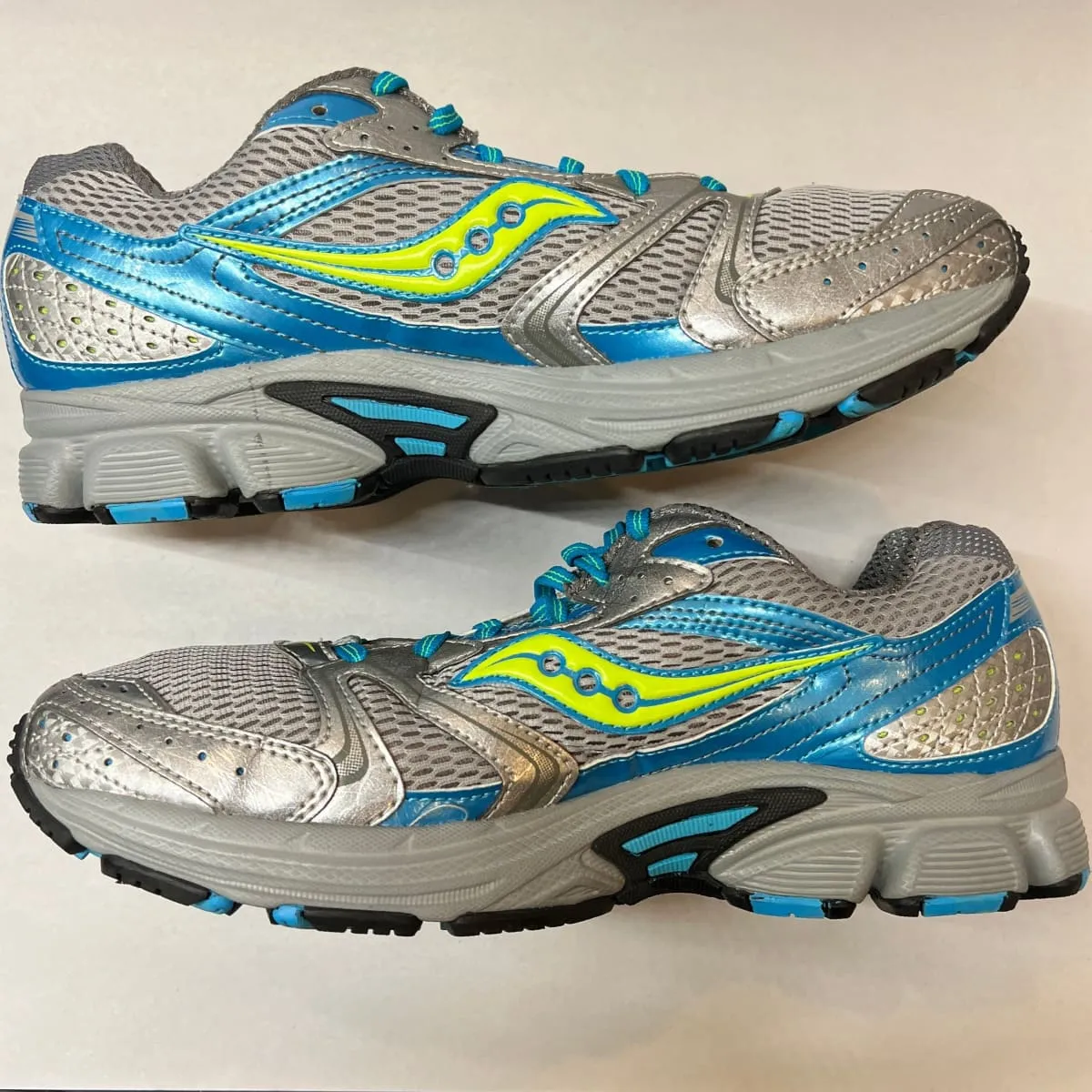 Women's Saucony •Cohesion 5• Running Shoe • Blue/Gray/Green Size 9.5 Wide - Preowned